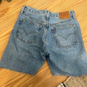 Levi’s Jean shorts / size 27
